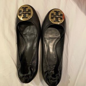 tory burch reva flat. worn once